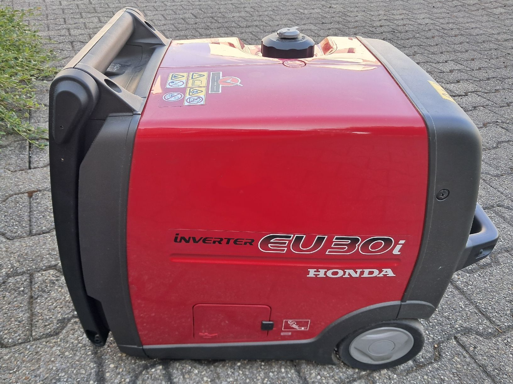Honda Generatori di corrente: Notstromgenerator Honda EU 30i – Usato da Strengelbach venduto da Wedi73 5