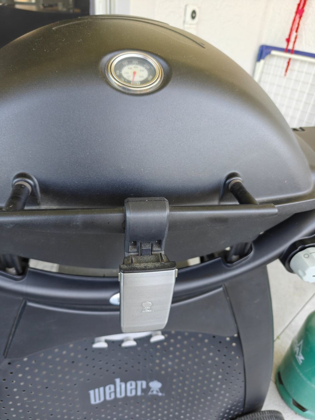 Weber Griglie: Weber Gasgrill Q 3200 7 kW – Usato da Fläsch venduto da Karbonec 3