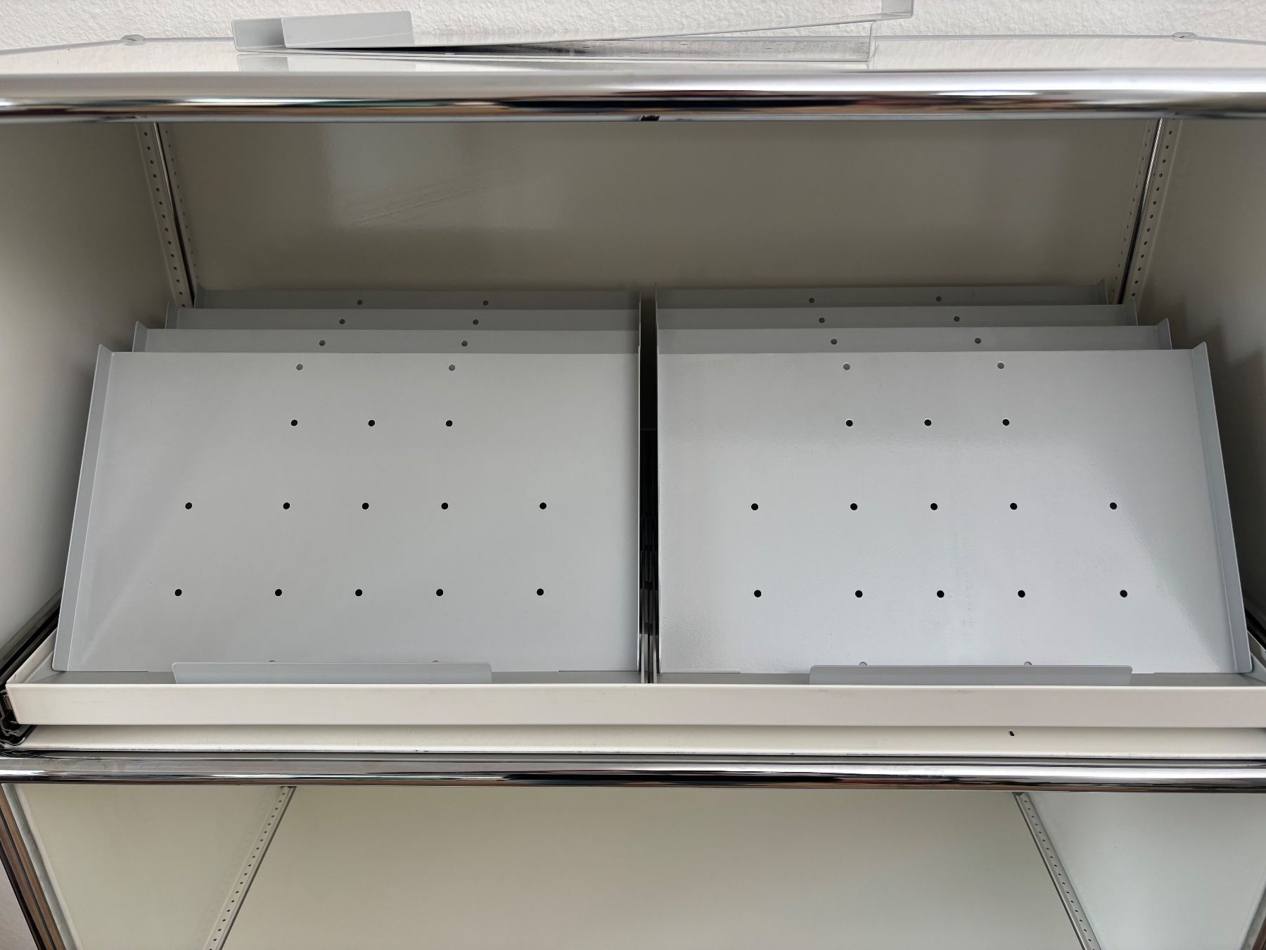 USM Regale: 2 x USM INOS - Schrägfächer - Ablagefächer – Gebraucht aus Winterthur von JAKU.SPACE 3