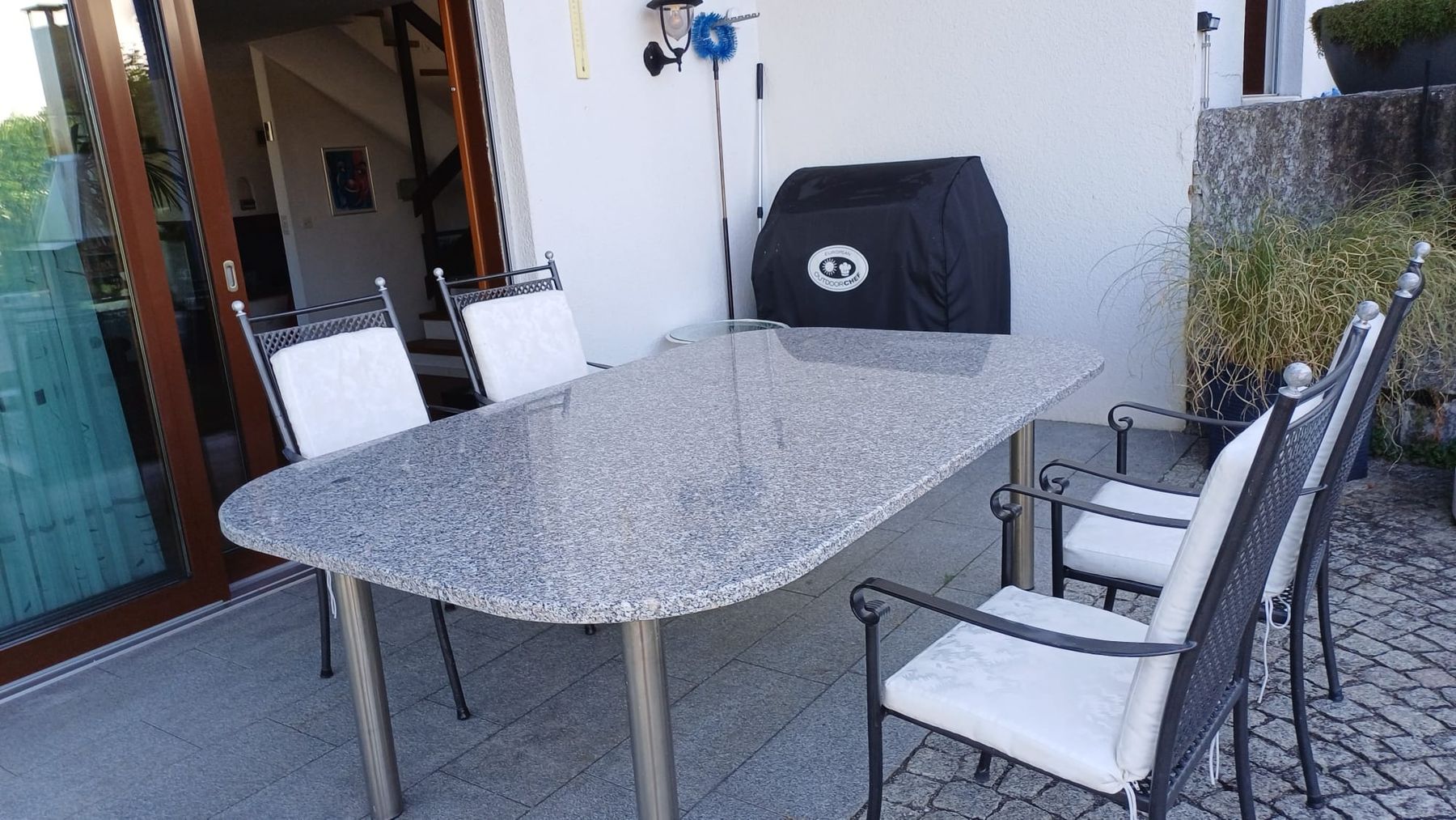 Hunn Tables: GRANIT TISCH MIT STÜHLEN – D'occasion à Honau par Blazer1 2