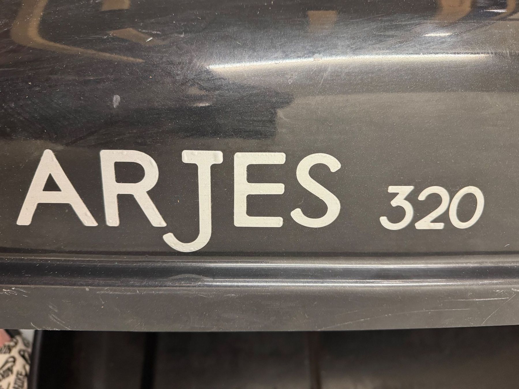 G3 Box da tetto: Dachbox G3 Arjes 320 schwarz glänzend mit Träger – Usato da Flums venduto da Joha 4