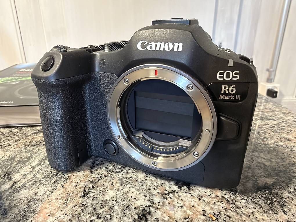 Canon Appareil photo: Canon EOS R6 Mark III – D'occasion à Luzern par Lightrooms