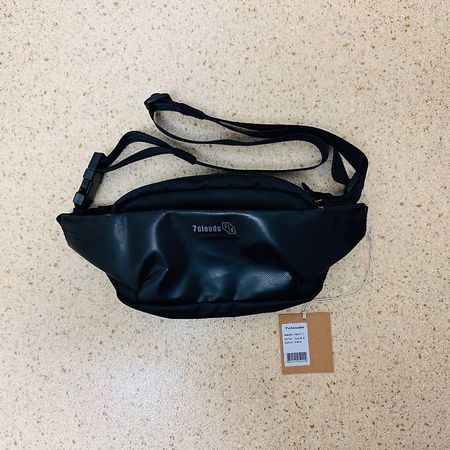 7clouds HENT 7.1  Umhängetasche / Brusttasche schwarz