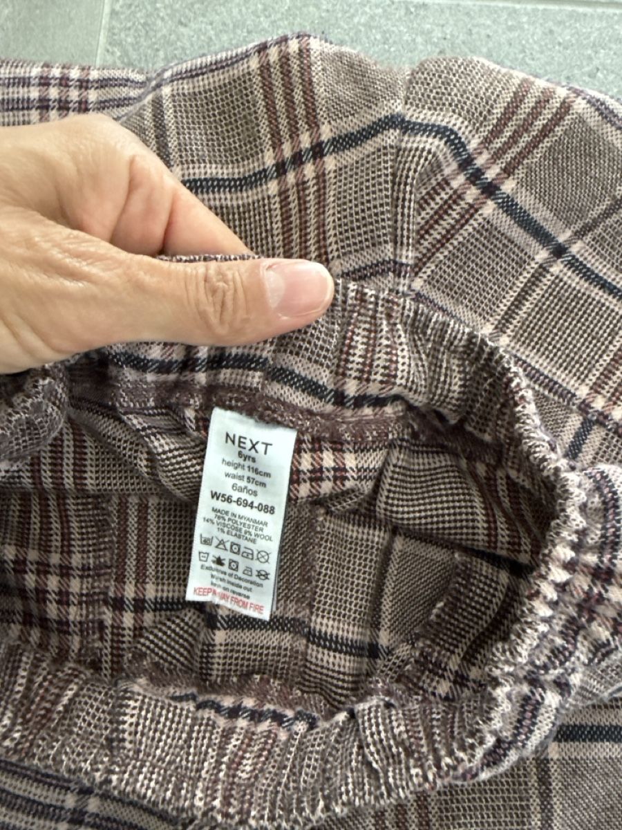 Next Lotti & Set di vestiti: Chic Plaid Culottes & Pink Turtleneck Set – Usato da Adliswil venduto da Sale12 2