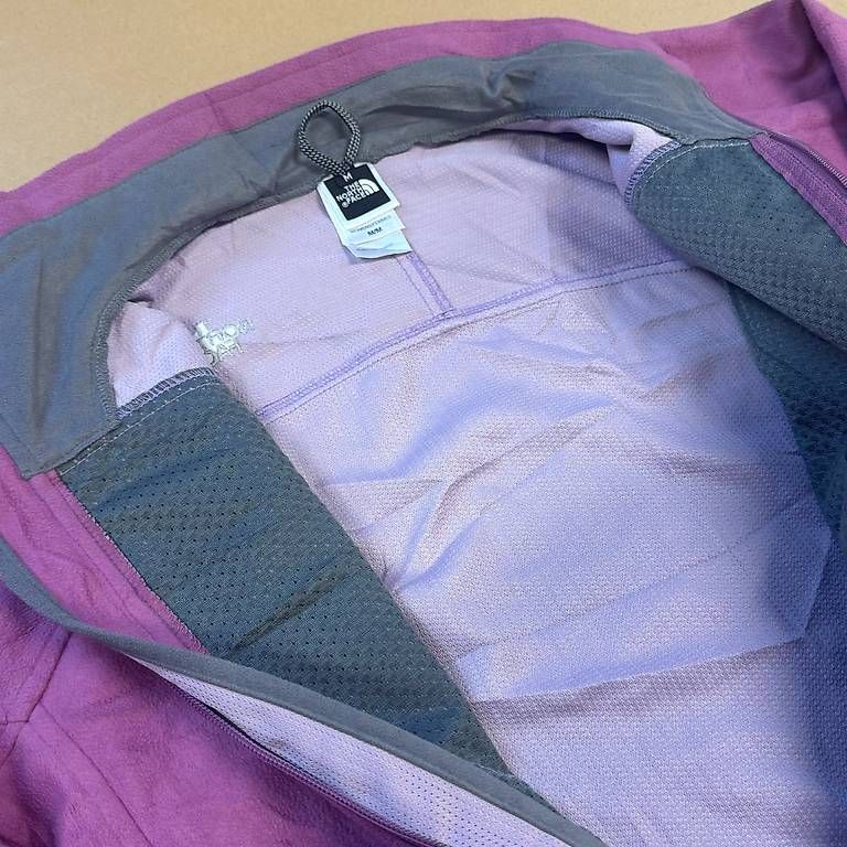 North Face Giacche: The North Face Windwall pink fleece jacket – Usato da St. Gallen venduto da sourced_limited 2