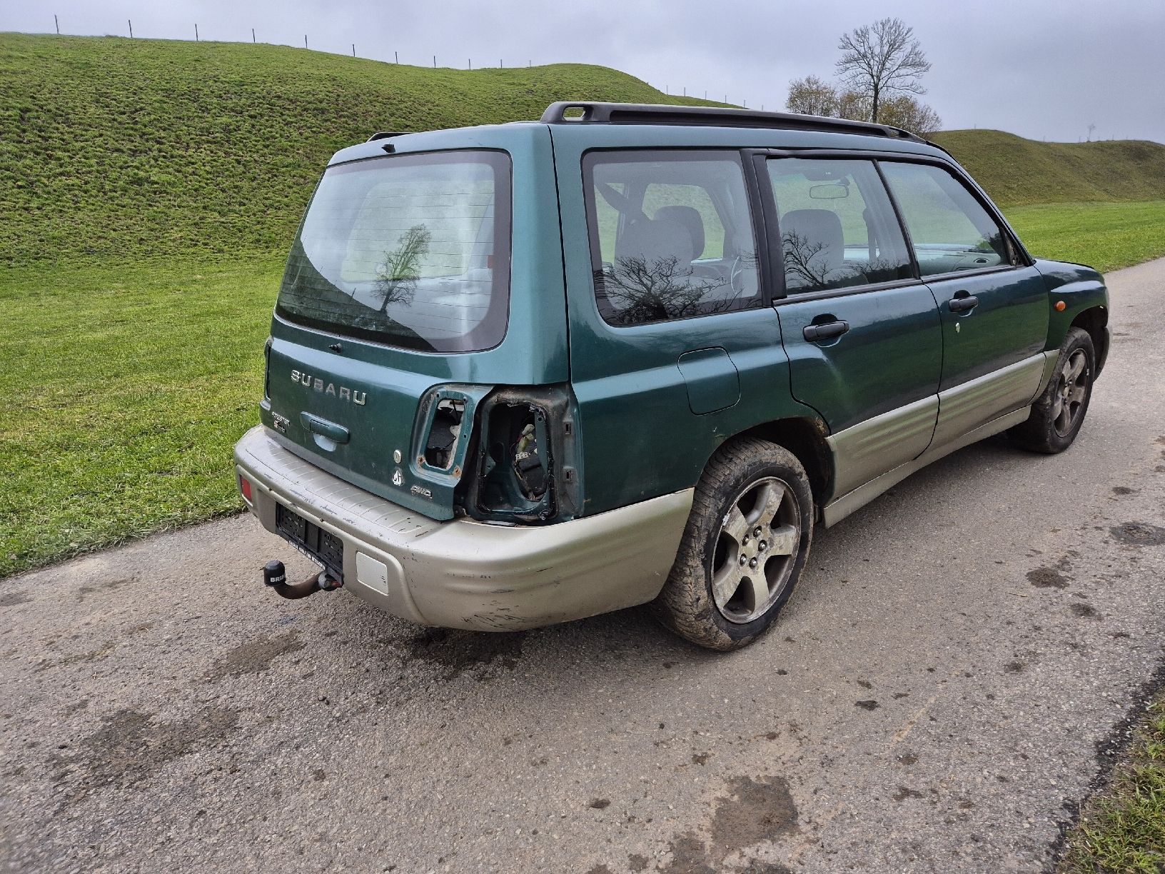 Subaru Autos: Subaru Forester Turbo Automat AHK – Defekt aus Escholzmatt von  1