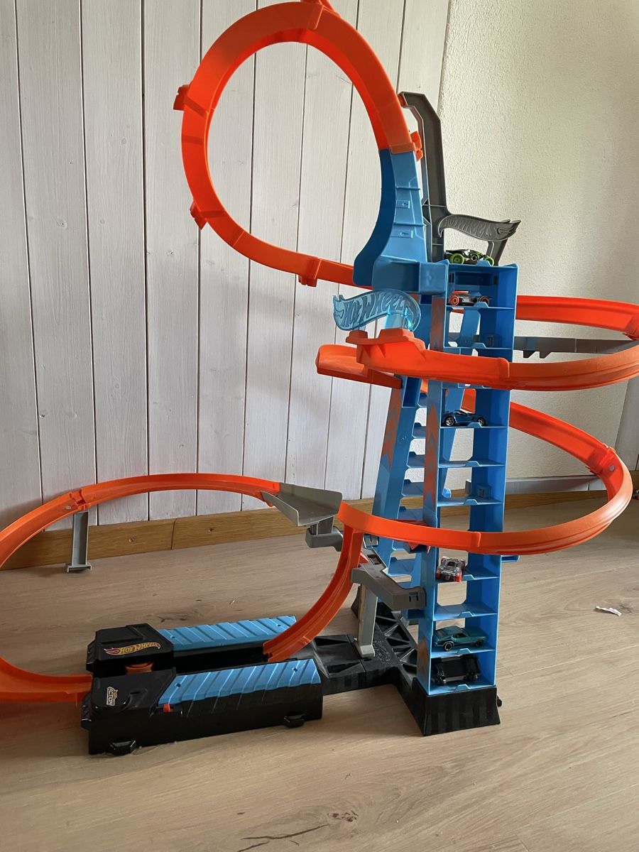 Hot Wheels Giocattoli: hot wheels sky crash tower + einige Autos dazu – Usato da Cham venduto da Angela1987 1