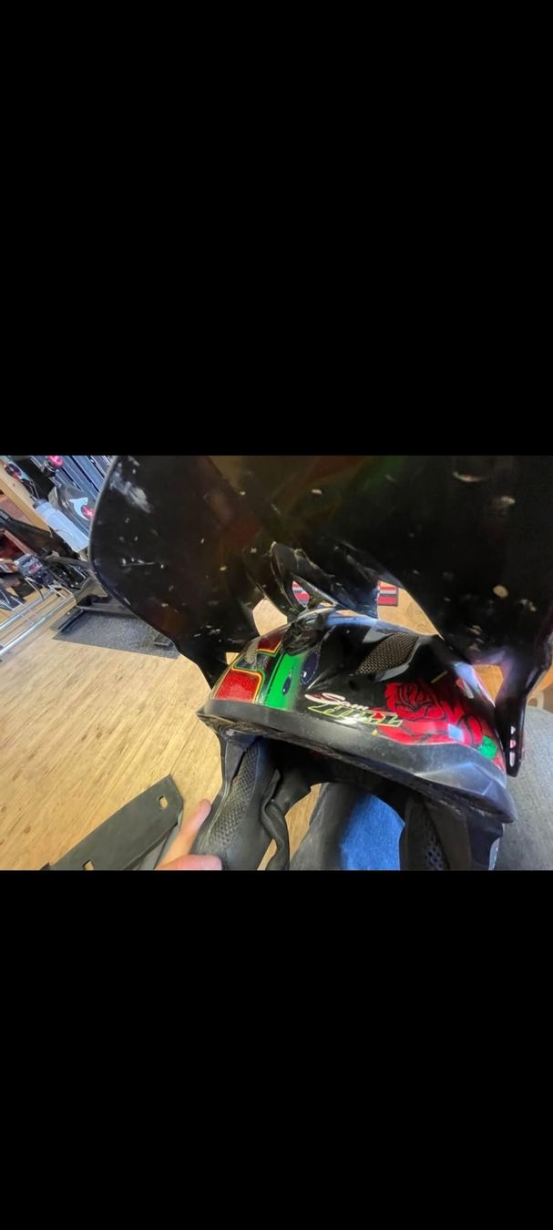 Troy Lee Caschi: Casque Troy Lee Designs D3 carbon  – Usato da Chamoson venduto da rom_8rkp 1