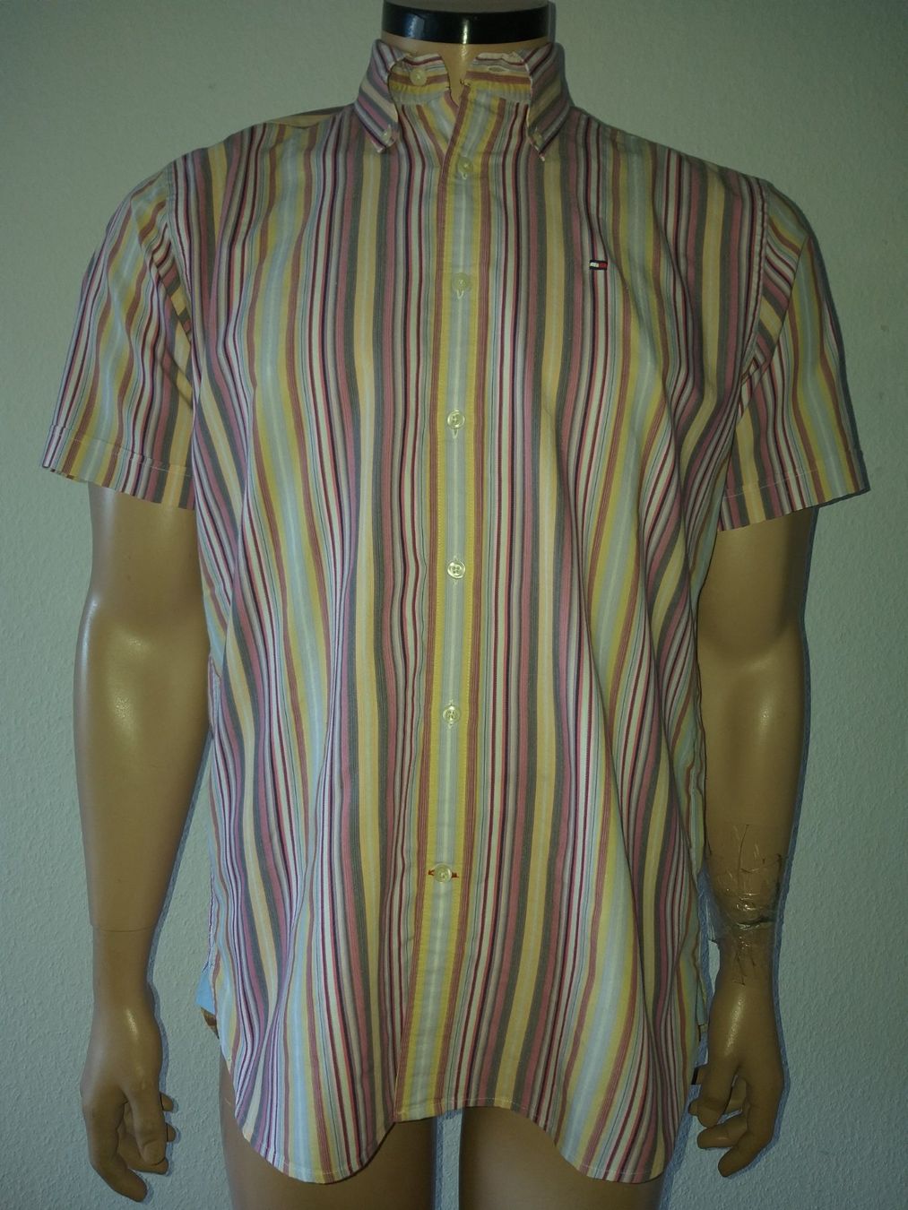 Tommy Hilfiger Hemden: TOMMY HILFIGER Chemise / Hemd taille / Grosse S – Gebraucht aus Cossonay-ville von Super-Price-Quality