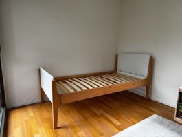 Kinderbett / Einzelbett 90x190 cm – Massivholz + Lattenrost