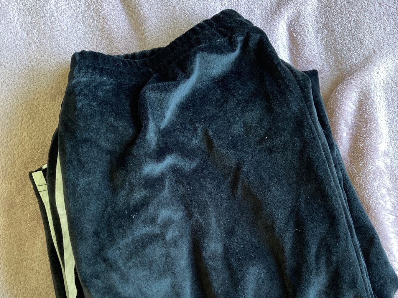 Pantaloni: Freizeithose XL (eher 2XL) NEU Chiccorée – Nuovo (secondo la descrizione) da Dagmersellen venduto da RamonaJohann