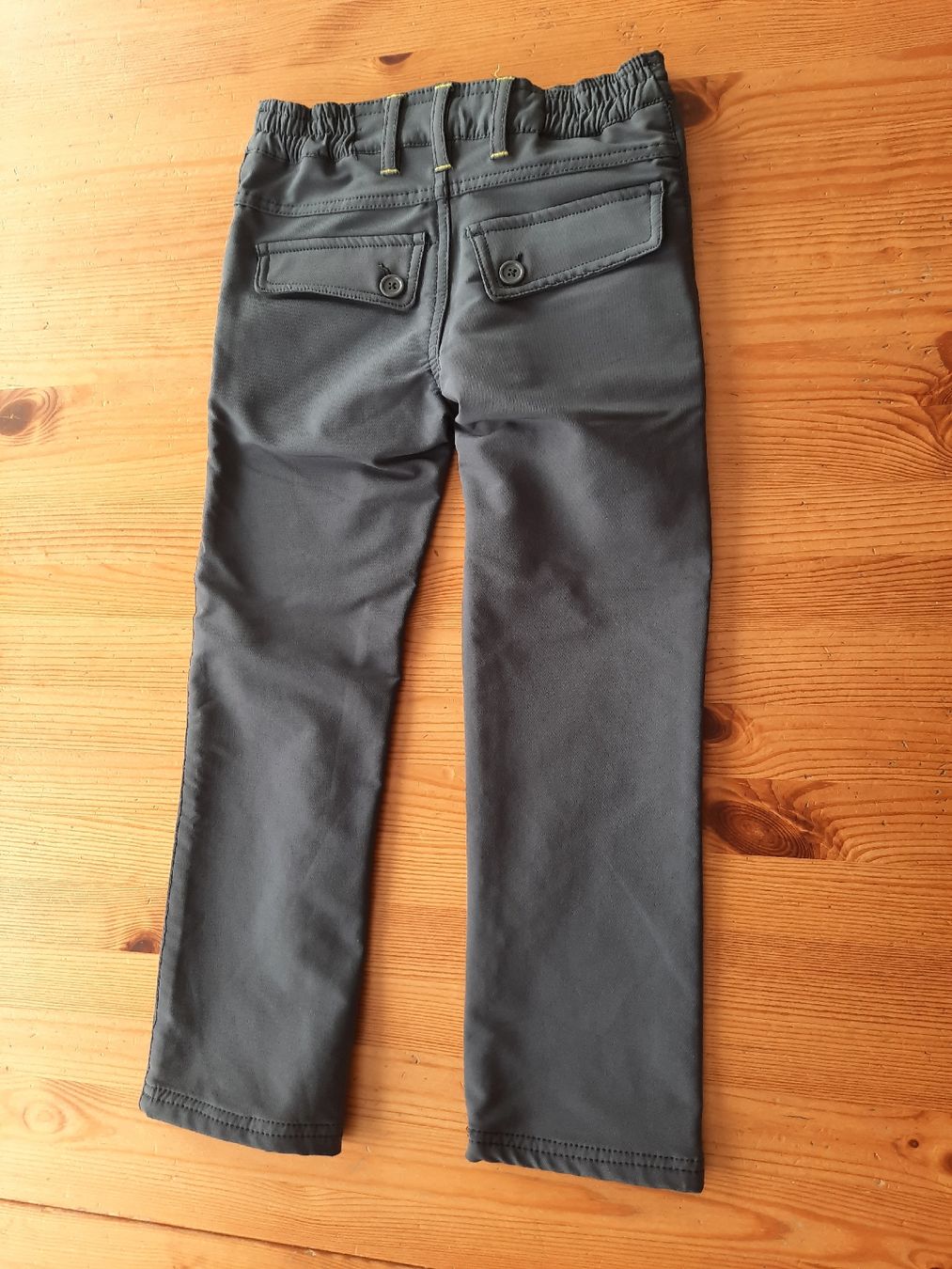 Pantaloni: Freizeithose Grösse 110/116 – Usato da Aesch BL venduto da ChezToKa 1