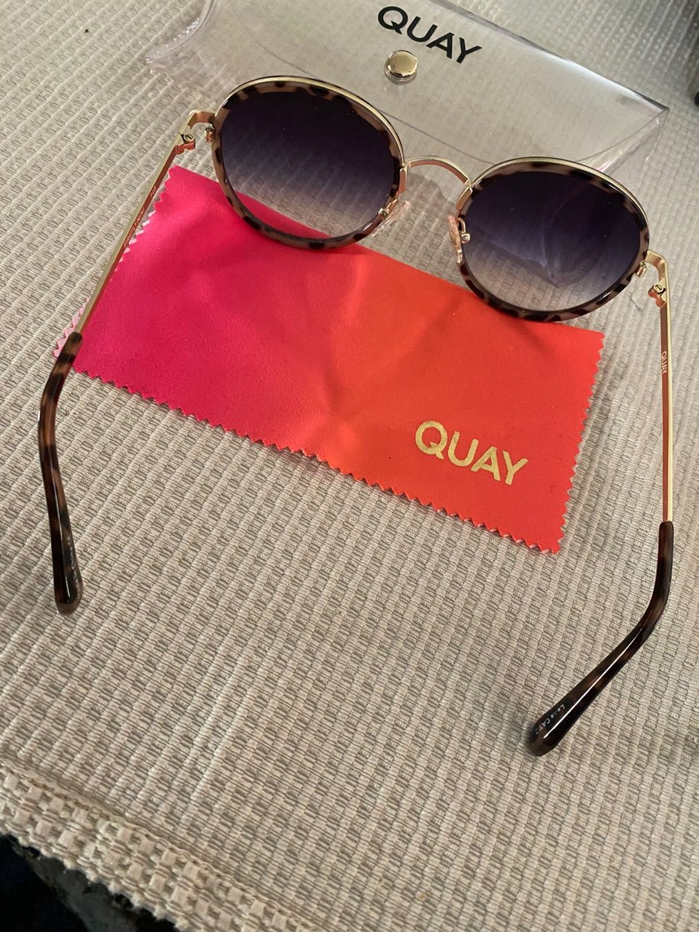Lunettes & Verres: QUAY Sonnenbrille – Neuf (Voir description) à Allenwinden par Obalu 2