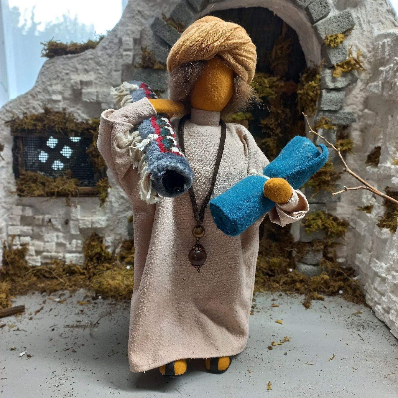 Figurines: Schwarzenberger Krippenfigur „Teppichhändler“ – Handarbeit – D'occasion à Lachen SZ par jimmygoal13