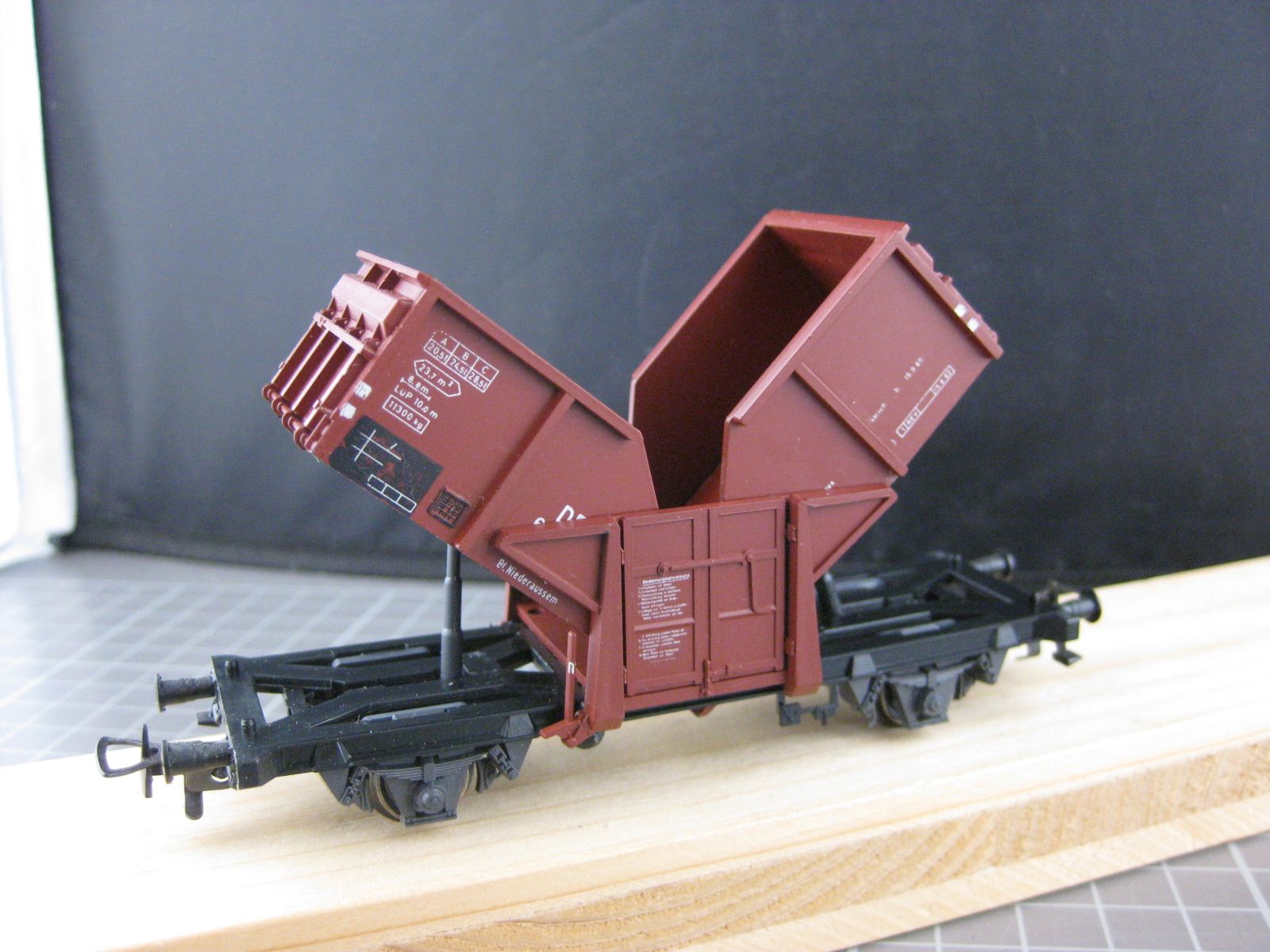 Liliput Modellini di ferrovie: Liliput Mittenkippwagen DB – Usato da Malters venduto da Marosko 4