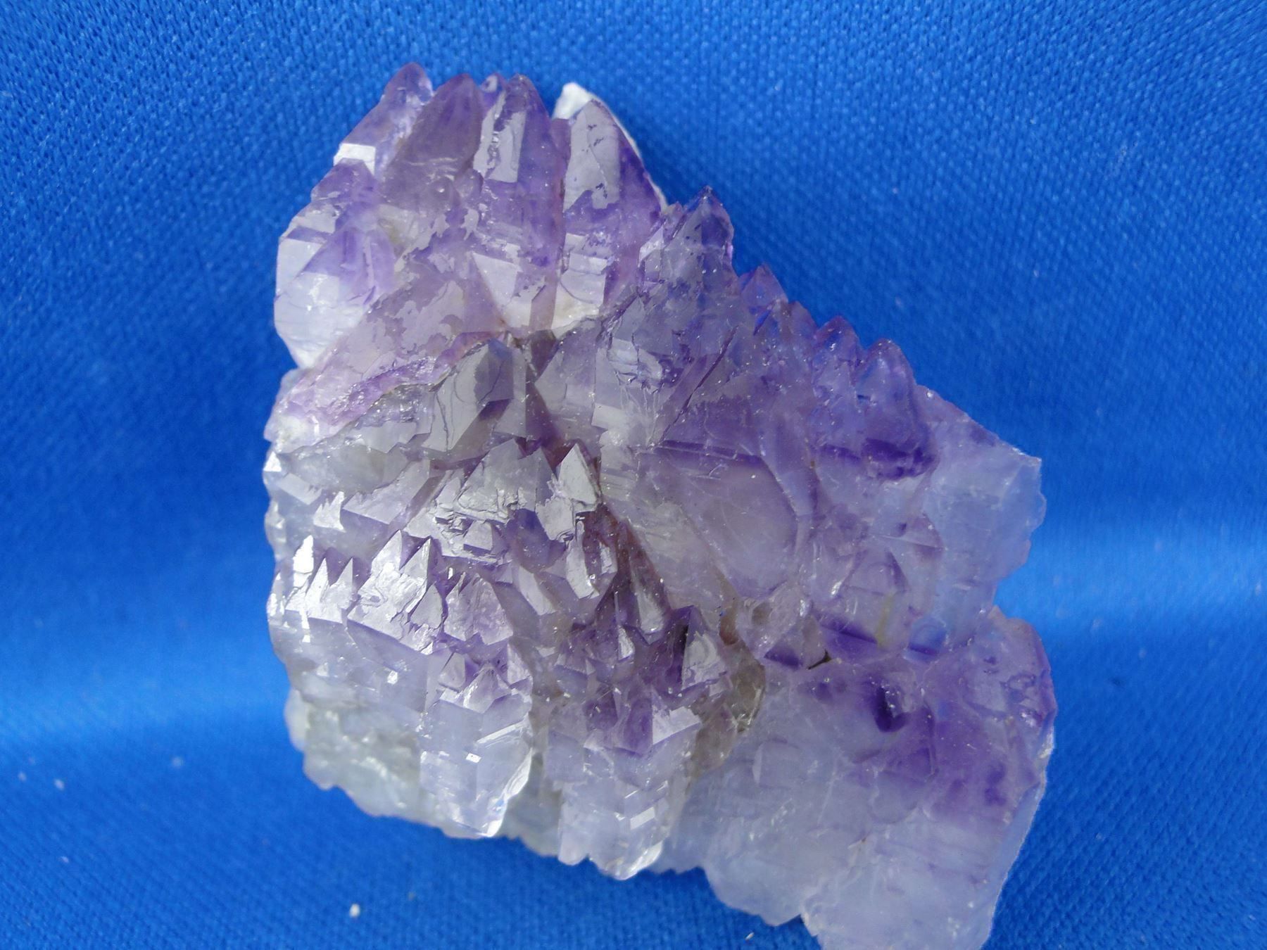 Minerali & Pietre curative: Quartz var Amethyst – Usato da Schinznach Bad venduto da Demerald 5