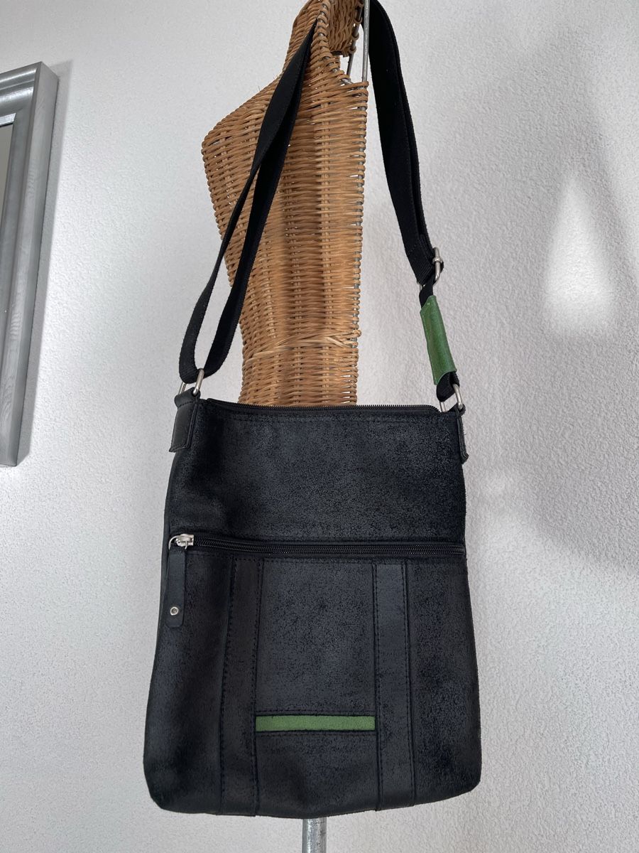 Borse da donna: Schwarze EM-EL Leder Umhängetasche – Usato da Spreitenbach venduto da R_1691