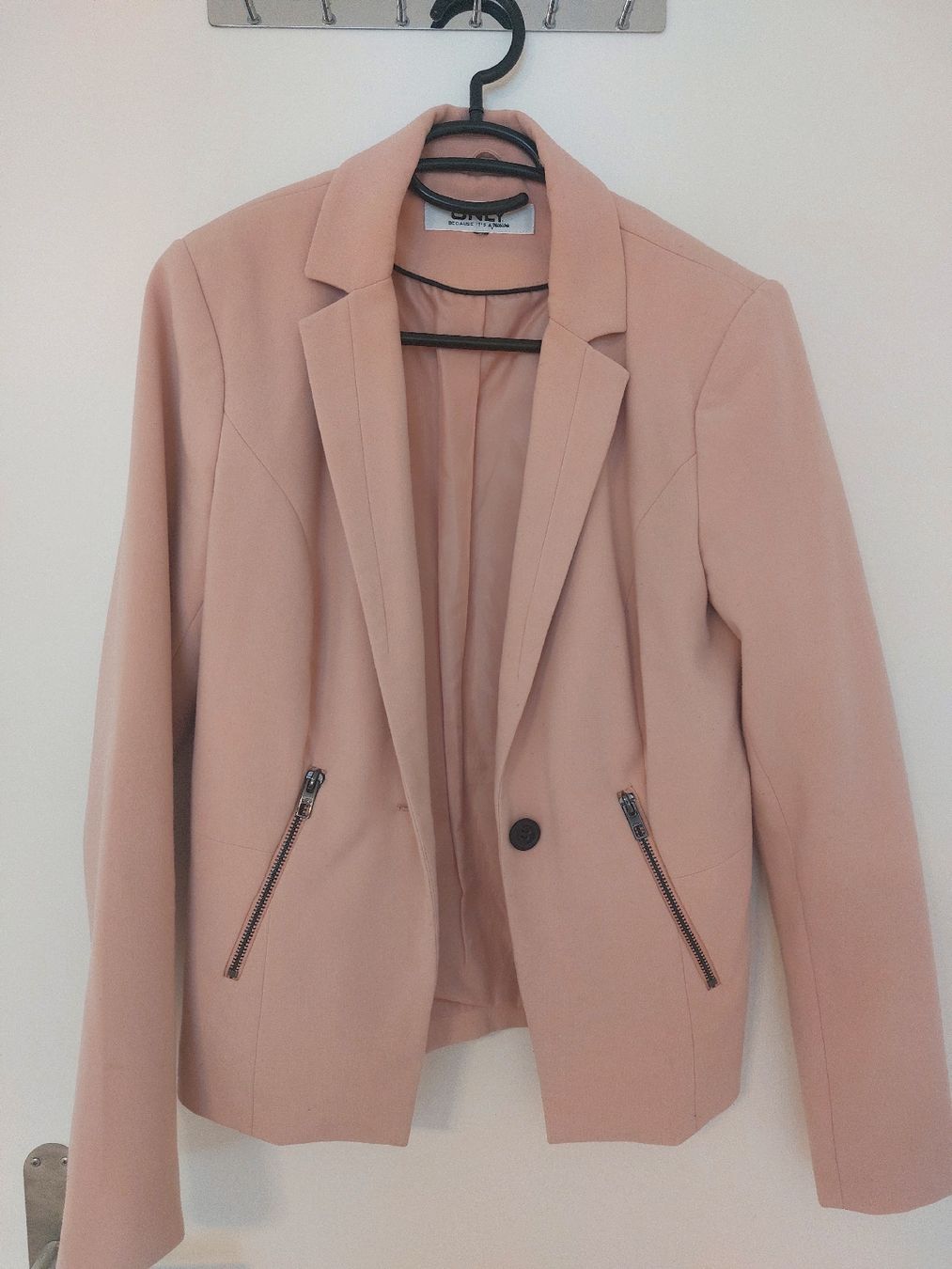 Only Jacken: Blazer Damen Grösse M – Gebraucht aus Schinznach-Dorf von Daniela-andrea