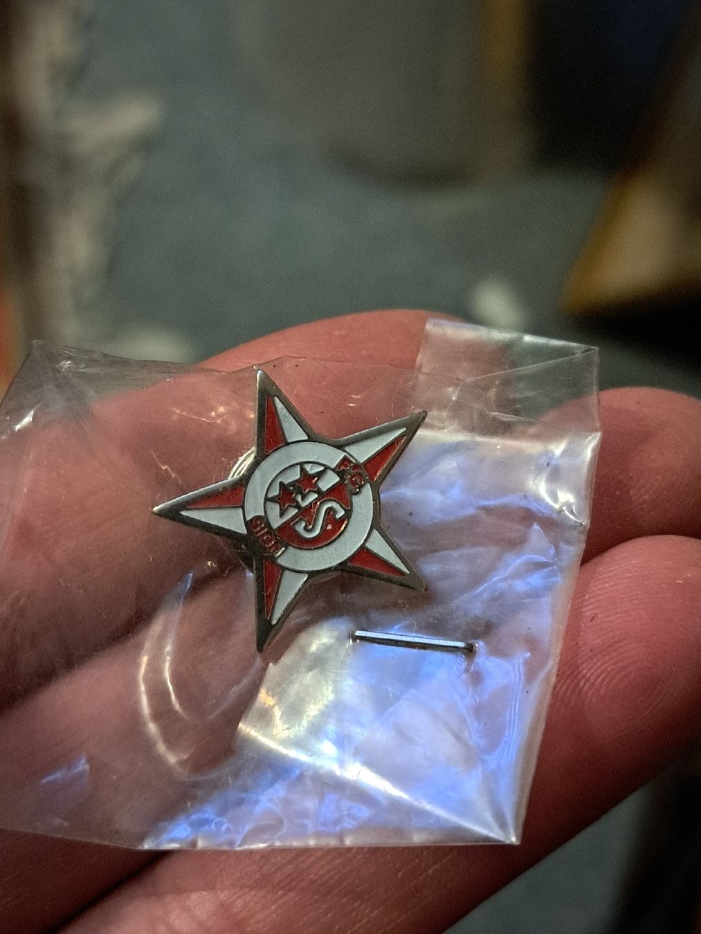 Placchette & Badge: Fc Sion Pin Vintage neu – Nuovo e nell'imballaggio originale da Kölliken venduto da Upcycling-by-Mc-TAM 1