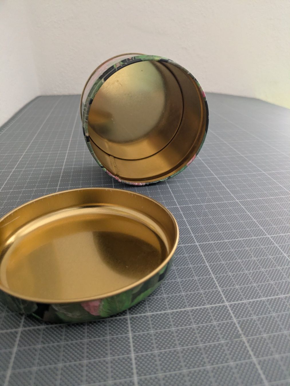 Altro in Decorazioni & Accessori: Dose vintage rosa Rosen Dekor rund blech – Usato da Ermatingen venduto da trendyquitaeten 3
