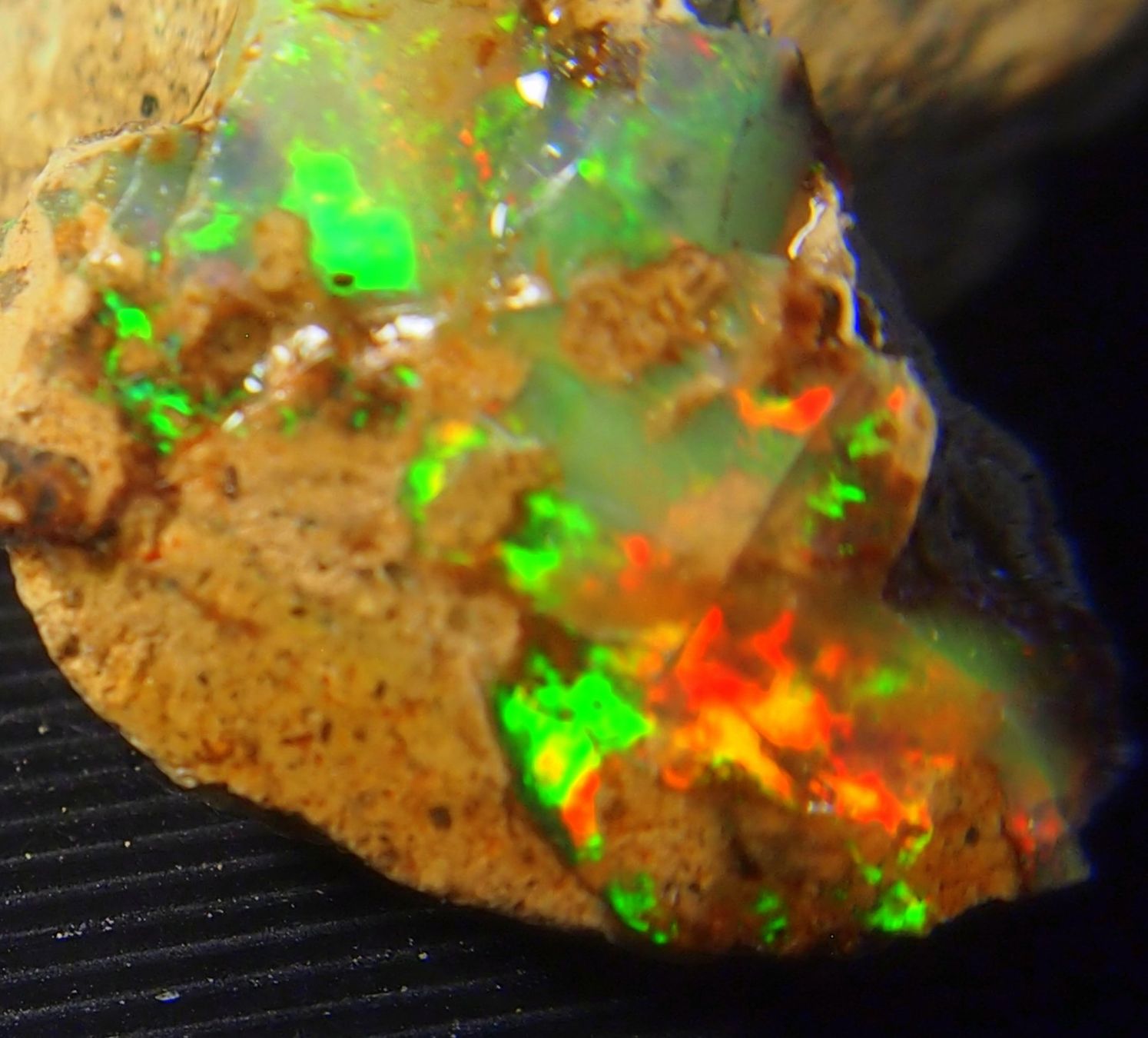 Pietre preziose: 39 ct. Top-funkelnder WELO-Feueropal roh – Nuovo e nell'imballaggio originale da Reinach BL venduto da Marblue 2