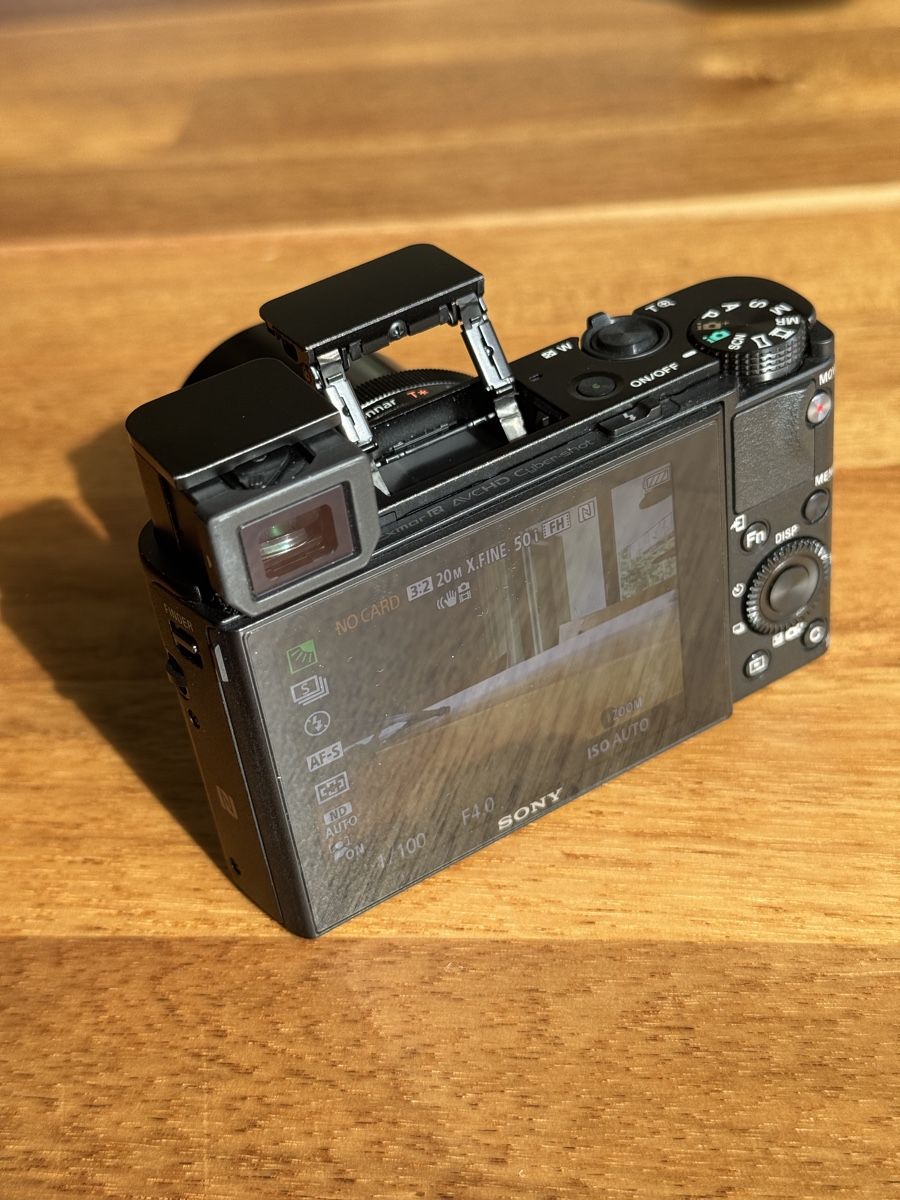 Sony Fotocamera: Sony RX100 III mit Sony Leder Hülle – Usato da Luzern venduto da Ex-Raudi 1
