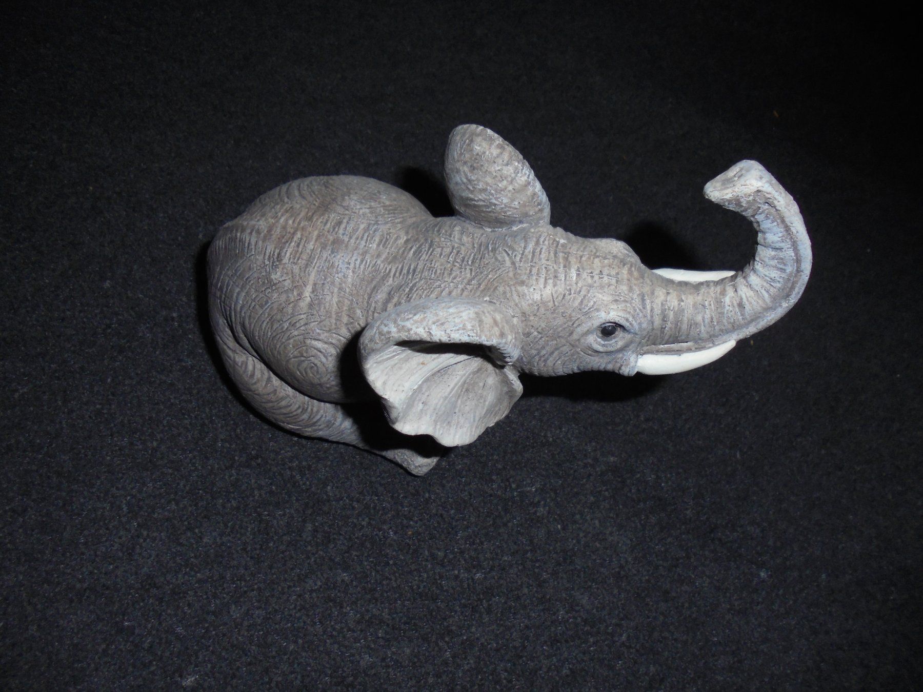 Figuren: 2x Elefant sitzender und stehender – Gebraucht aus Rüschegg-Heubach von Ofen111 4
