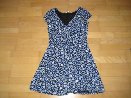 Kleid schwarz mit Blumen Druck Grösse M