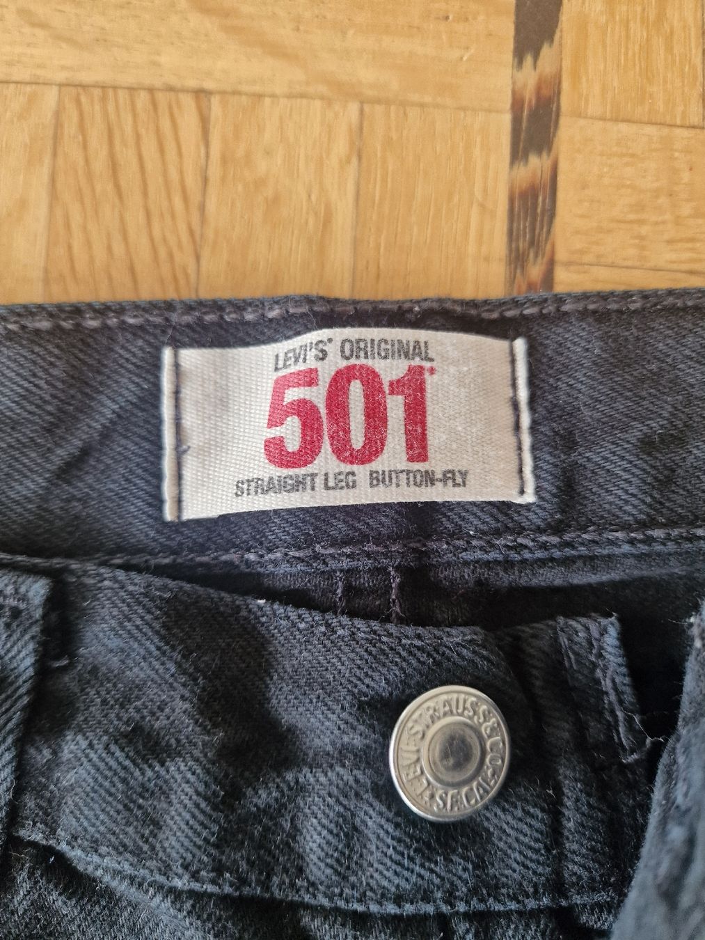 Levi's Jeans: Levi's 501 32 x 32 Schwarz – Nuovo e nell'imballaggio originale da Luzern venduto da Dng 1