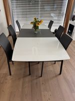 Ausziehbarer Esstisch mit 6 Lederstühlen )