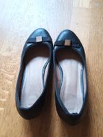 Schicke, schwarze Ballerinas mit Absatz, Grösse 38