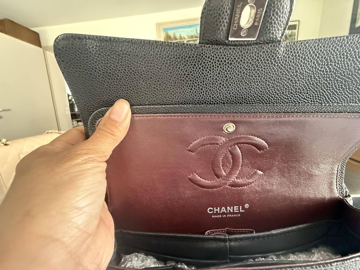 Borse da donna: Chanel Classic Timeless Medium Double Flap Black Caviar – Usato da Münchenstein venduto da watchpatrol 7