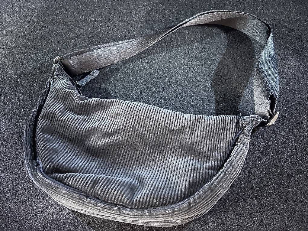Borse: Uniqlo Tasche Kord, schwarz – Usato da Zürich venduto da joe_zh8048