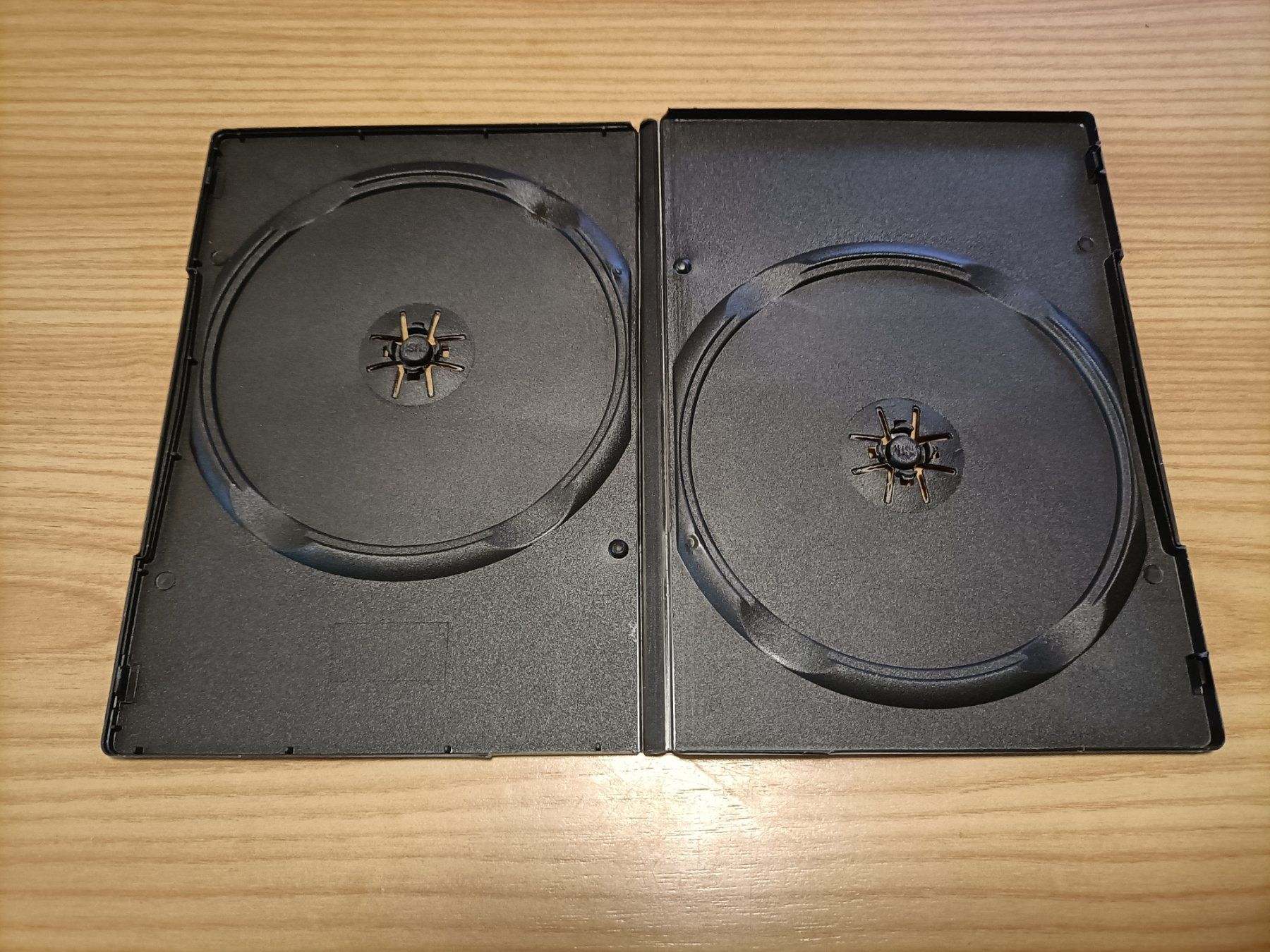 Tous les DVDs: DVD-Hüllen - Für zwei CD's oder eine DVD's – D'occasion à Schöftland par Snacketti7 1