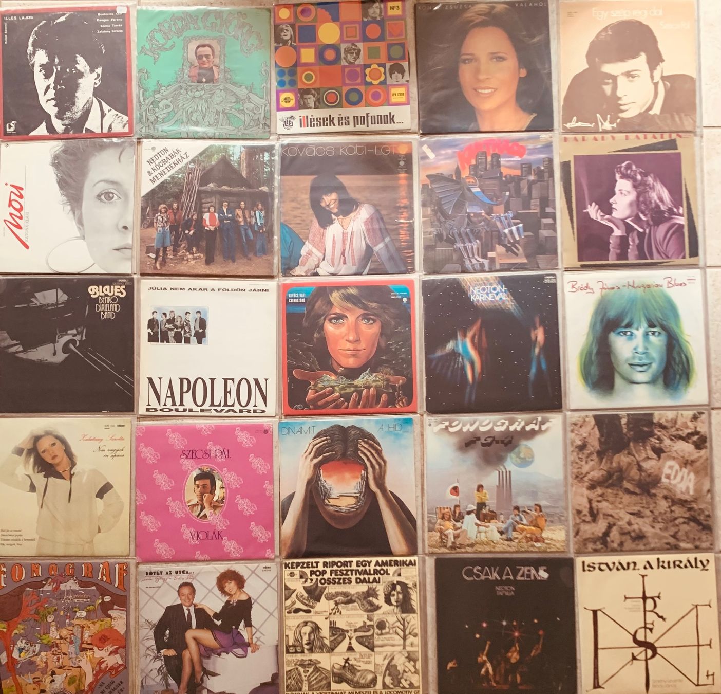 Dischi in vinile: 160x Retro Vinyl Sammlung International – Usato da Nunningen venduto da MashTape 5
