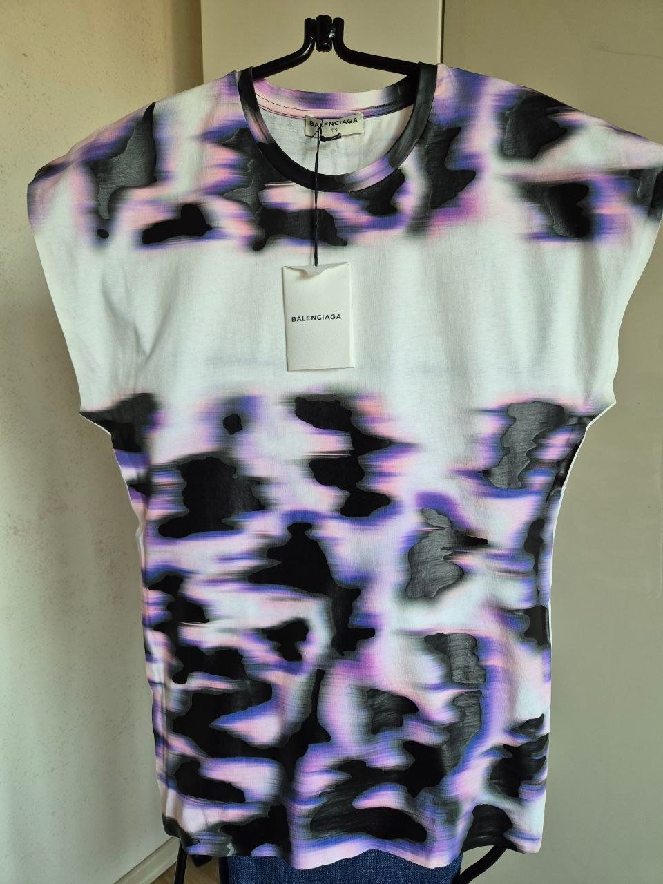 Balenciaga Top: Balenciaga T-Shirt / Top – Nuovo (secondo la descrizione) da Oberglatt ZH venduto da stmark3