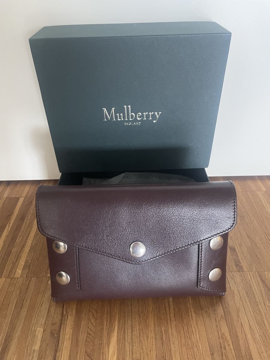 Mulberry Sacs femmes: Mulberry Clutch Leder dunkelrot mit Box – D'occasion à Baar par sabisun66
