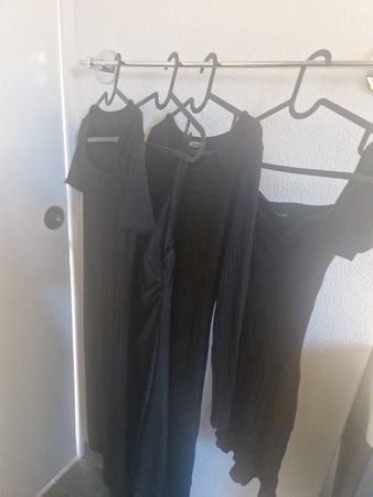 Kleider schwarz Grösse S 4er Set ❤️‍🔥