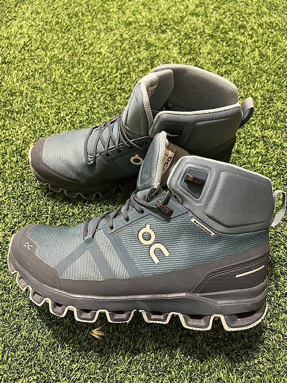 On Chaussures femmes: On Cloudrock Wanderschuhe Grösse 40.5 neuwertig – D'occasion à Arlesheim par FS_79