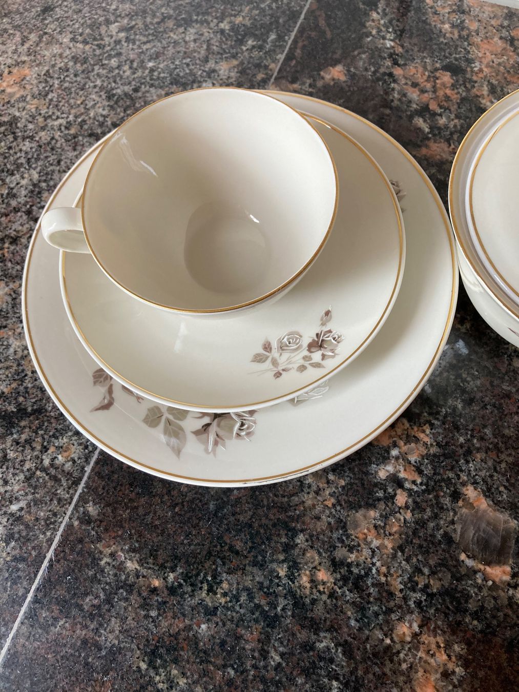 Set di piatti: Langenthaler Kaffeeservice, 21-teilig – Nuovo (secondo la descrizione) da Rüti b. Riggisberg venduto da katrin.reichenbach 4