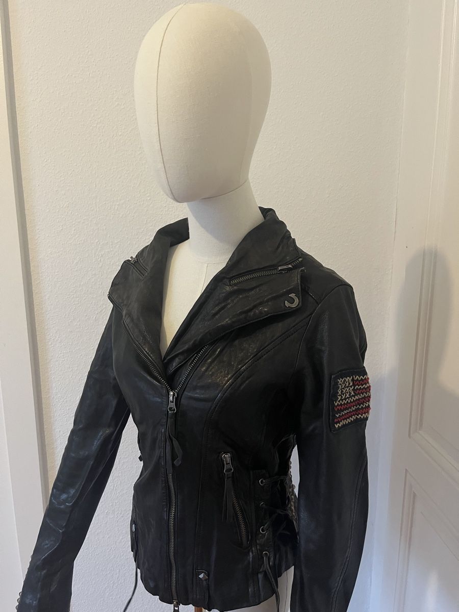 True Religion Giacche: True Religion Leather Jacket, Black, Embellished, Size M – Usato da Mies venduto da nic_yk5d 2
