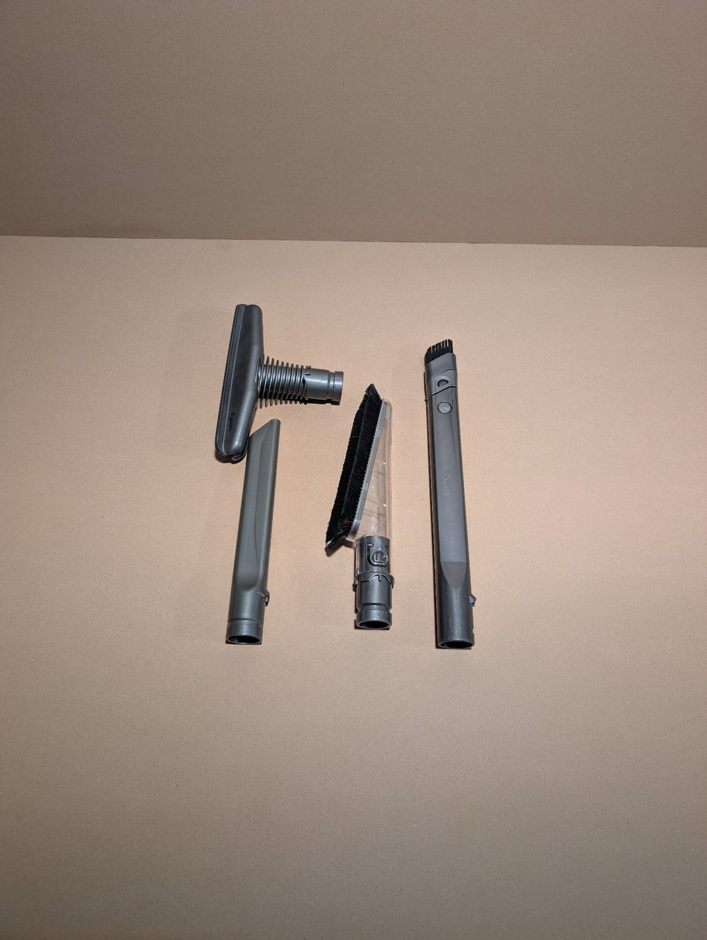 Dyson Autres articles pour la maison: Kit d'accessoires de brosse pour Dyson V6 DC19 à DC62 – Neuf (Voir description) à Portalban par Deuxieme-vie