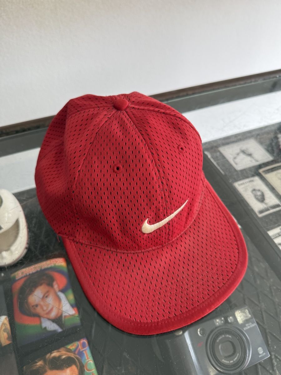 Nike Copricapi, berretti & cappellini: 90’s Vintage Nike Mesh Cap Hat – Usato da Lausanne venduto da user1020rnt 2