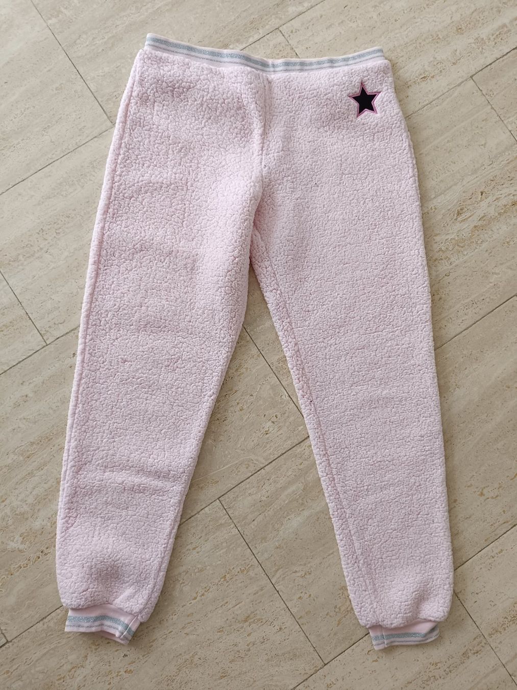 Pantalons: Neue Trainerhosen – Neuf (Voir description) à Wenslingen par Stibi04