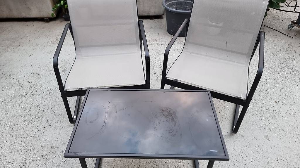 Set di tavolo e panche: Balkon- und Terrassenmöbel – Usato da Schwyz venduto da zpm3atlantis 2