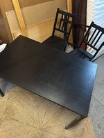 Schwarzer Tisch