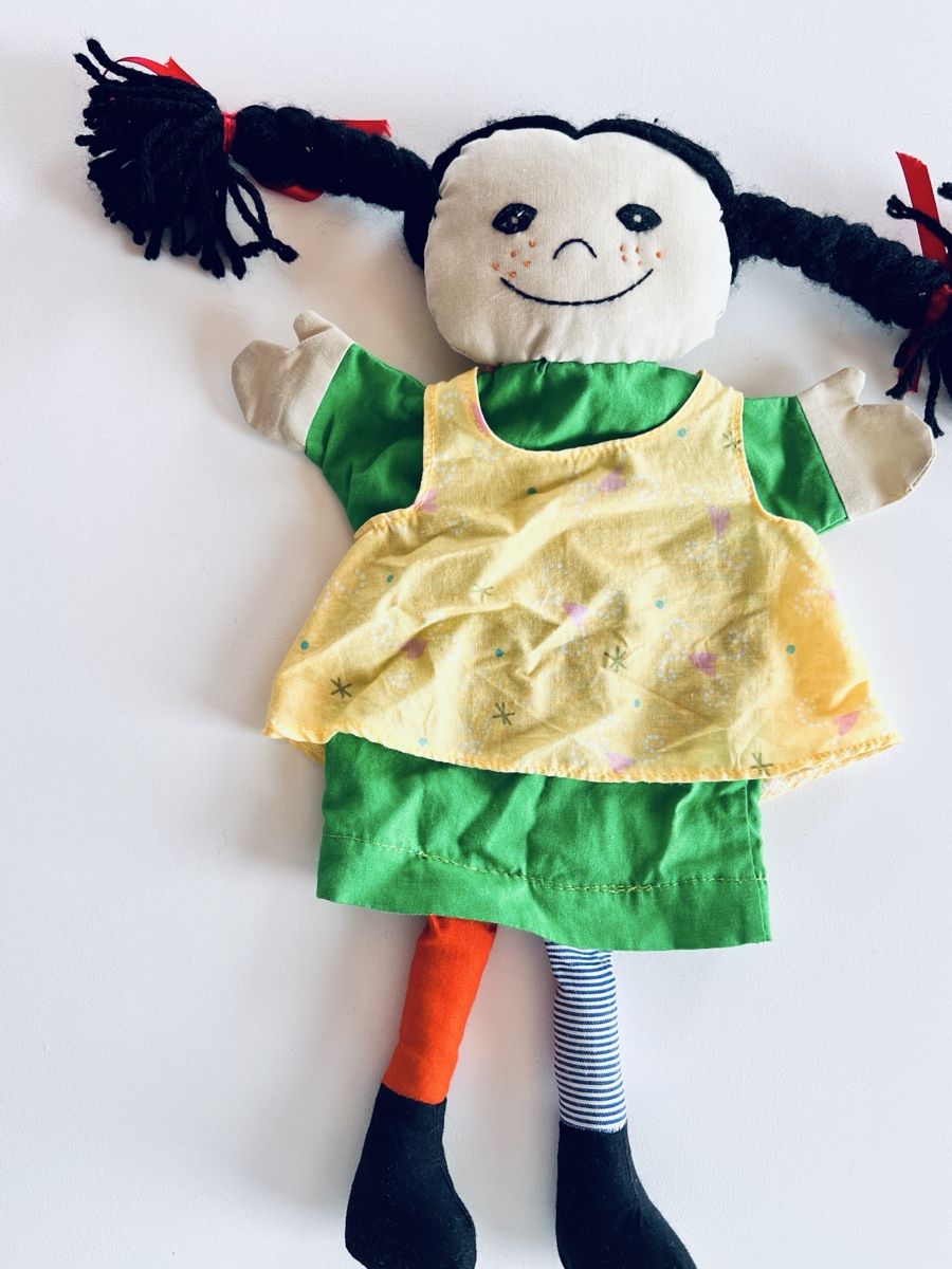 Giocattoli: Handpuppe mit Zöpfen – Usato da Teufen AR venduto da Maleaa