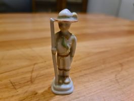Kleine antike Herend Figur Pfadfinder