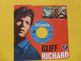 Cliff Richard & The Shadows – I'm The Lonely One
