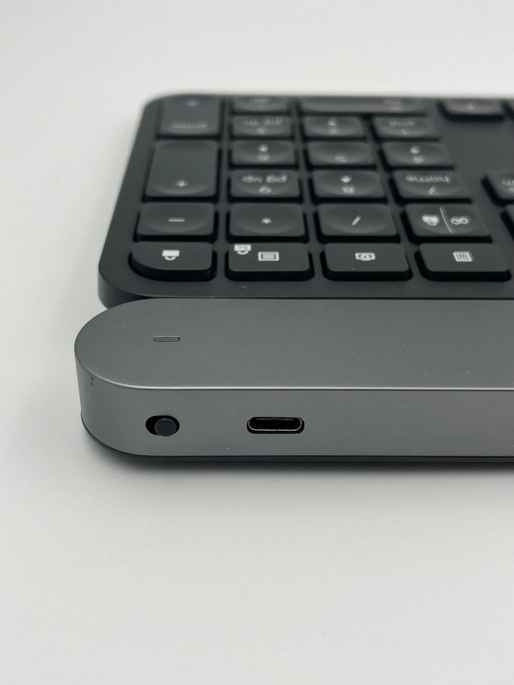 Logitech Tastiere: Logitech Tastatur CRAFT 920-008498 – Usato da Basel venduto da Xani 3